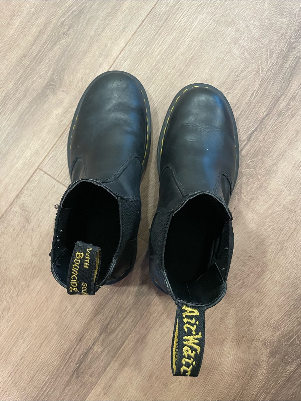 Dr. Martens Black Leather Chelsea  Boots   Unisex UK 6 / US W 8 / US M 7